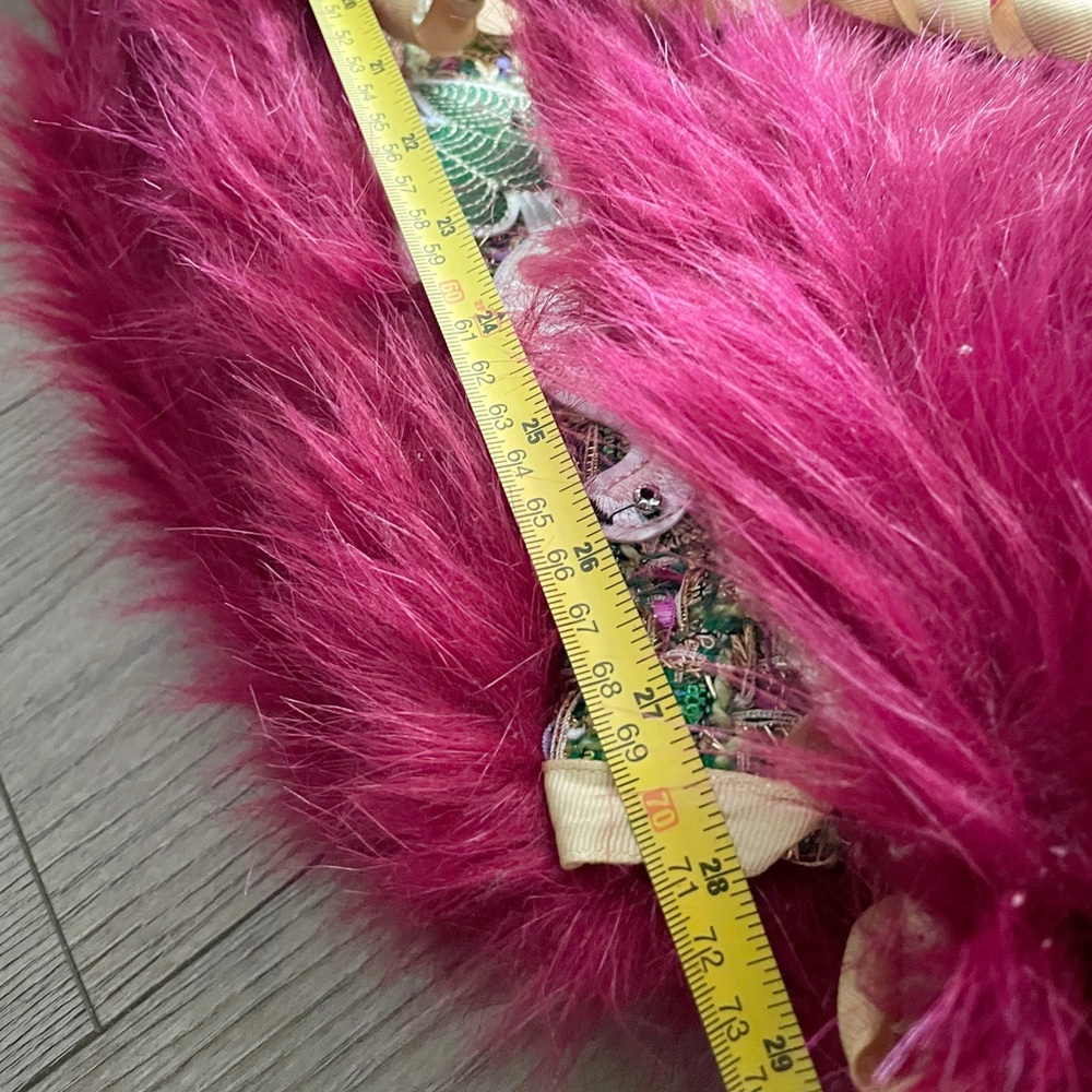 Glitterville studio Tree Skirt with Floral Appliqués Pink & Cream - Picture 12 of 14
